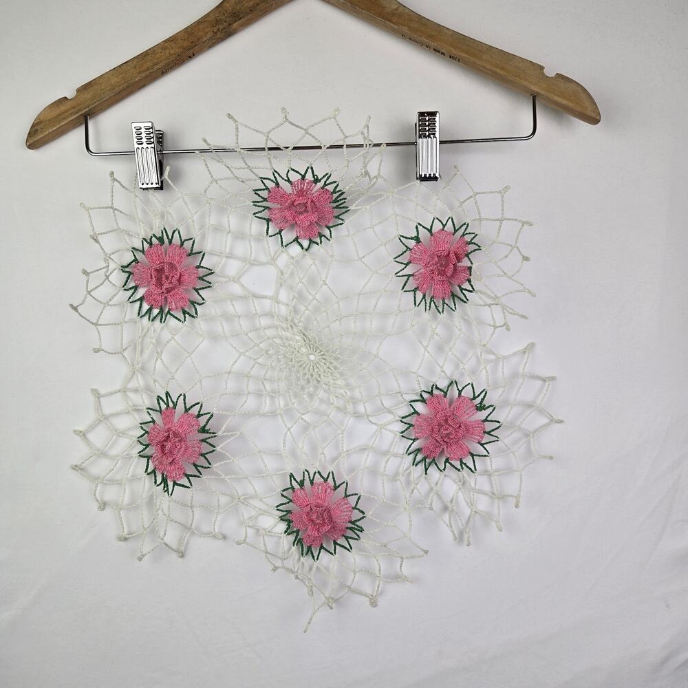 Vintage Crochet Doily 3D Floral Rose Lace Centerpiece Table Decor